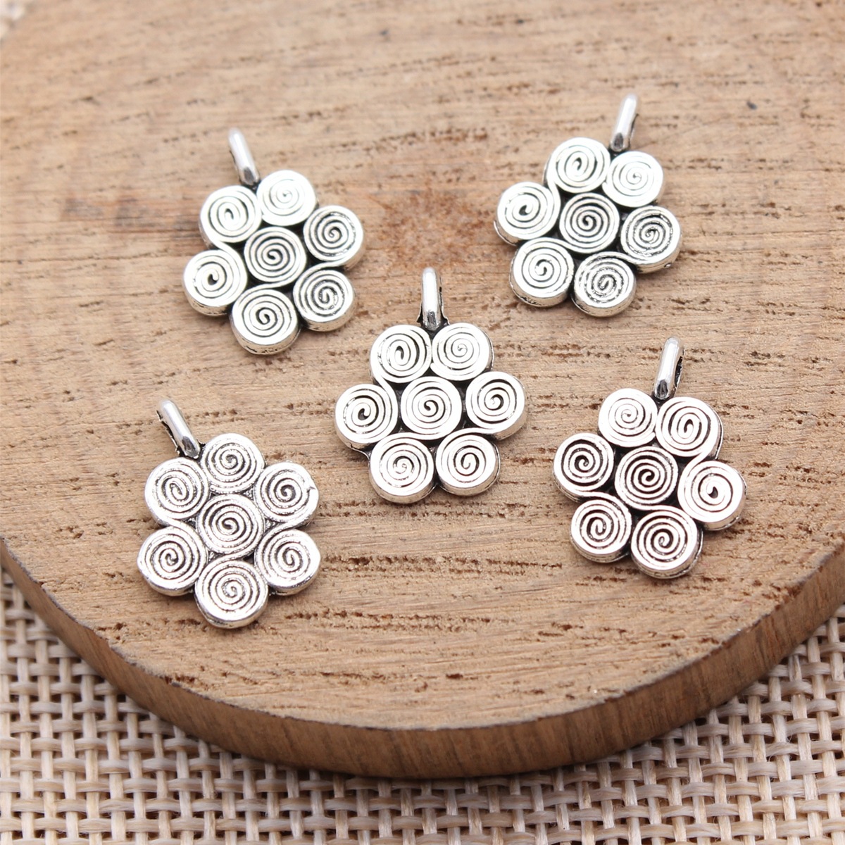 Vintage Fashion Stores - 40 peças de pingentes de flores